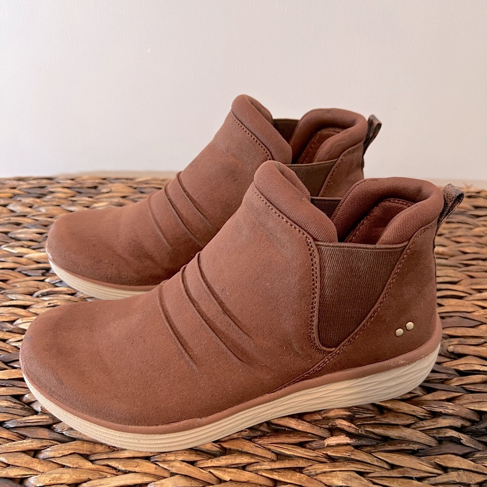 RYKA Niah Brown Suede Chelsea Boots - Women’s Size 6M